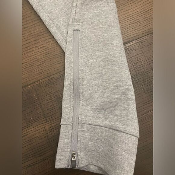 Champion Men’s Jogger Sweat Pants with Zippered Pockets and Ankle - Picture 3 of 11